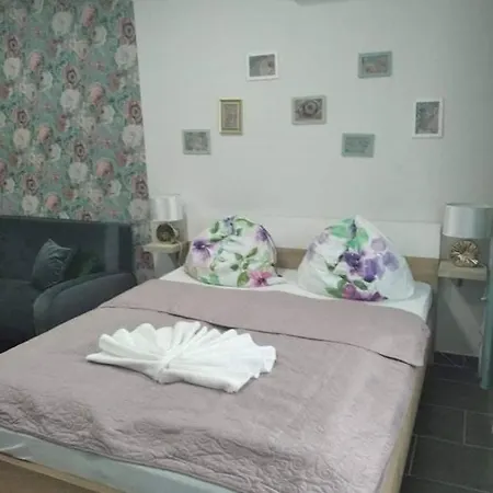Gesztenye Apartman Lägenhet *